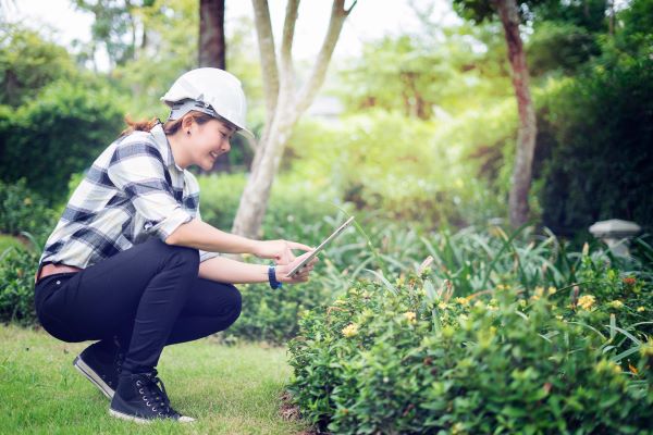 environmental science student fieldwork