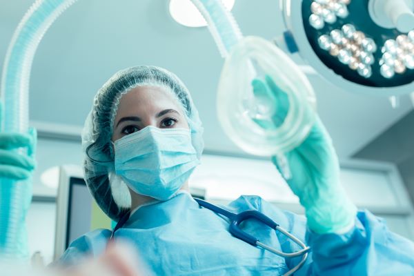 become an anesthesiologist