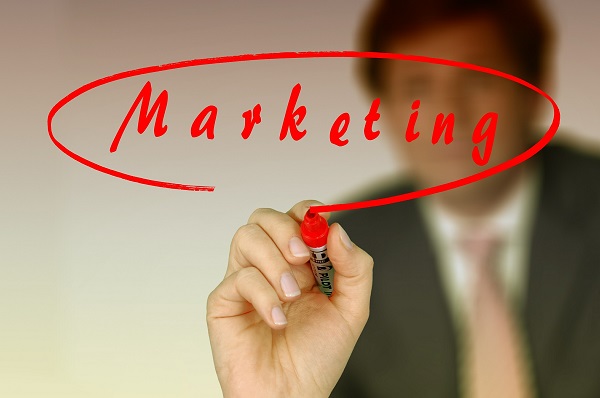 What Is the Difference Between a Masters in Marketing and an MBA With a Focus in Marketing